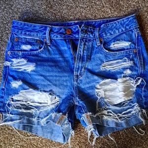 Womens size 2  American Eagle ripped blue jean shorts.